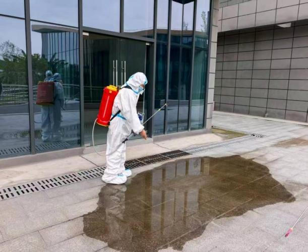 无花果博览中心开展防蚊灭蚊集中消杀专项行动